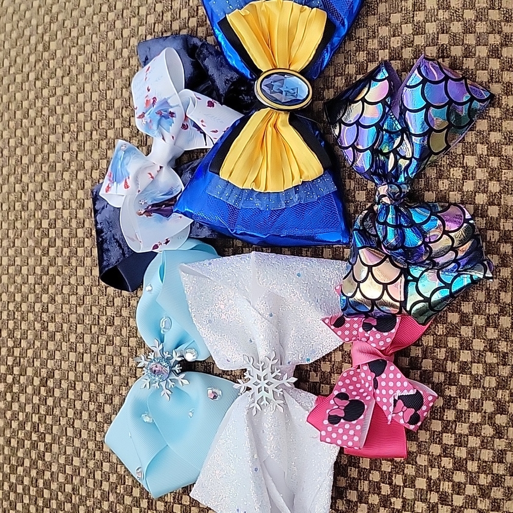 Bundle of Disney bows